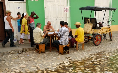 Partida de domino (Trinidad abril 2010)