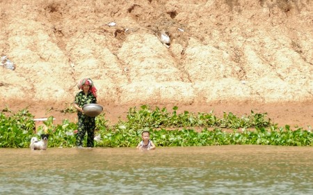 En la orilla del Mekong, Camboya abril 2011