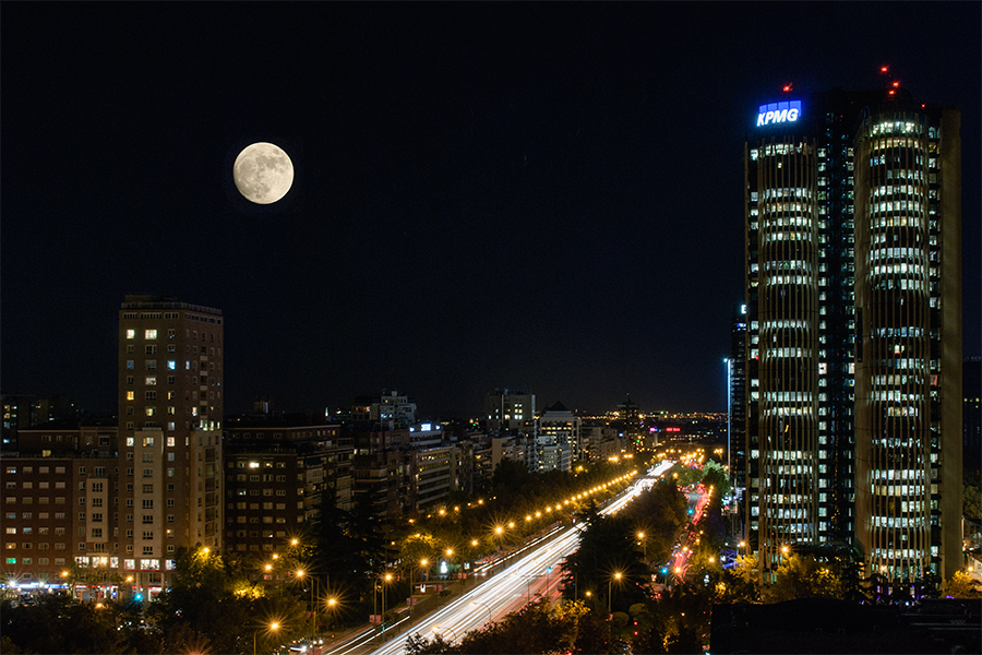 Nocturna con luna, noviembre 2015