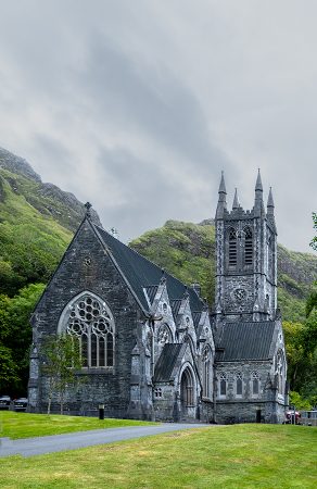 Iglesia de la abadía de Kylemore, Irlanda julio 2022