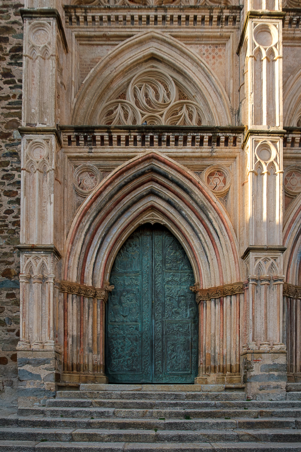 Puerta Monasterio de Guadalupe. Febrero 2025